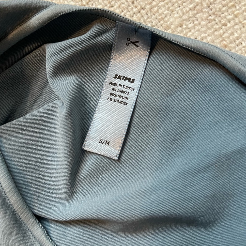 SKIMS Mock neck Bluish Gray Bodysuit - Picture 4 of 5